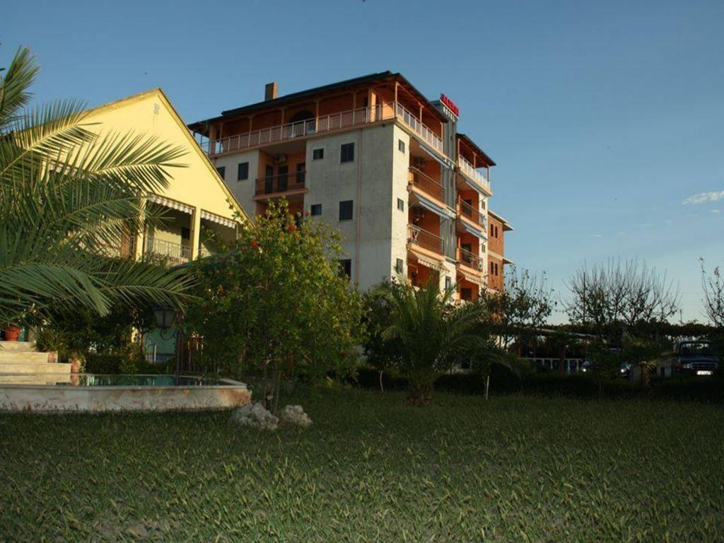 Hotel 24